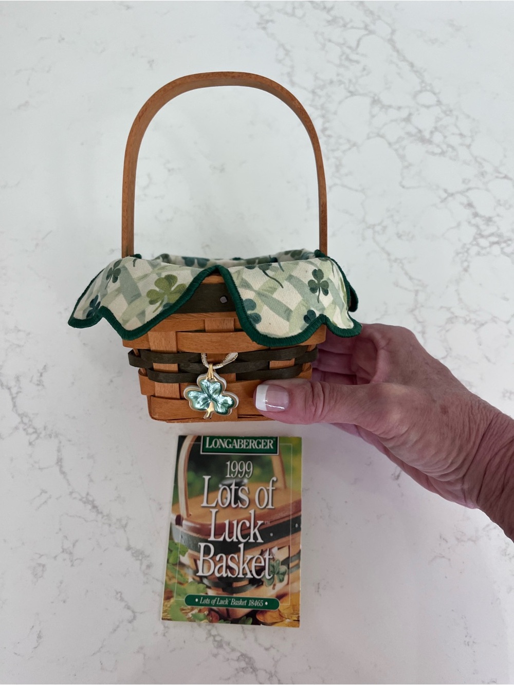 1999 Lots of Luck Longaberger Basket w/ Green Shamrock Liner, protector and tie